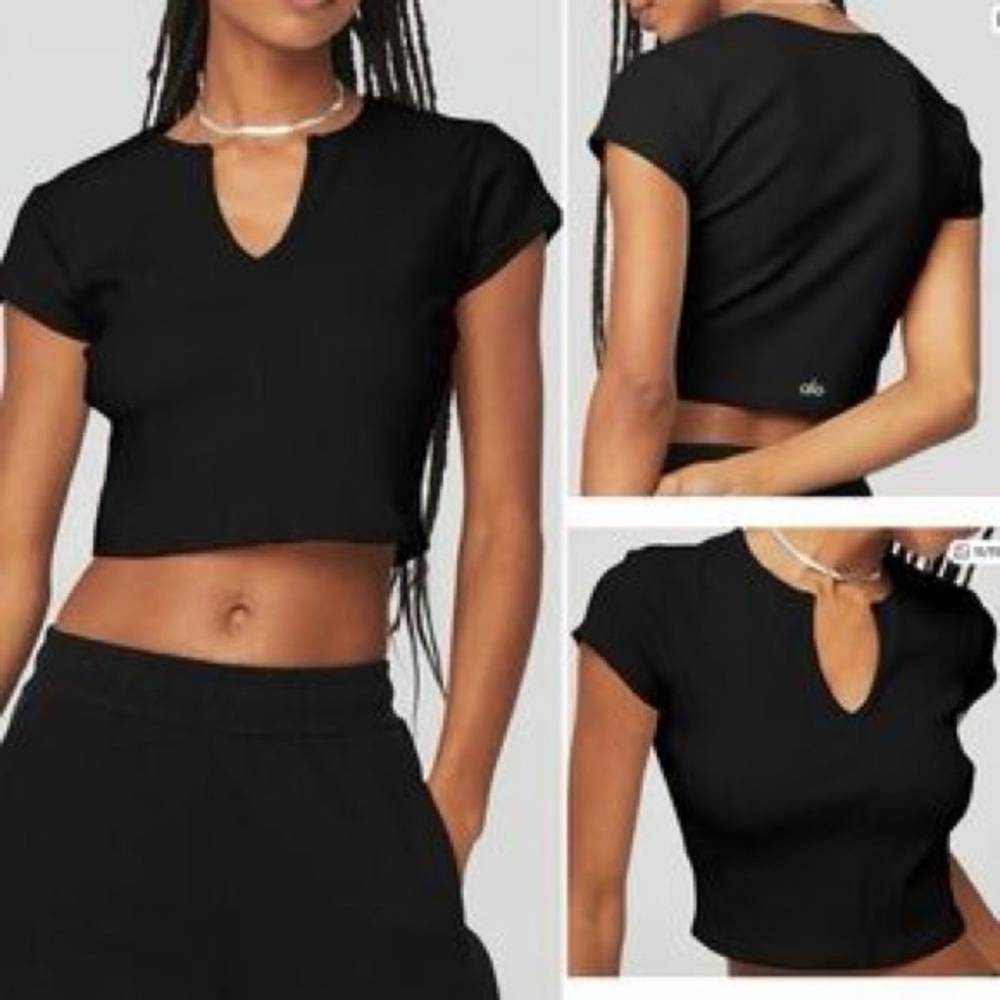 ALO Yoga Black V-Neck Crop Top - Picture 2 of 5